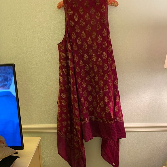 Vest - Picture 3 of 4